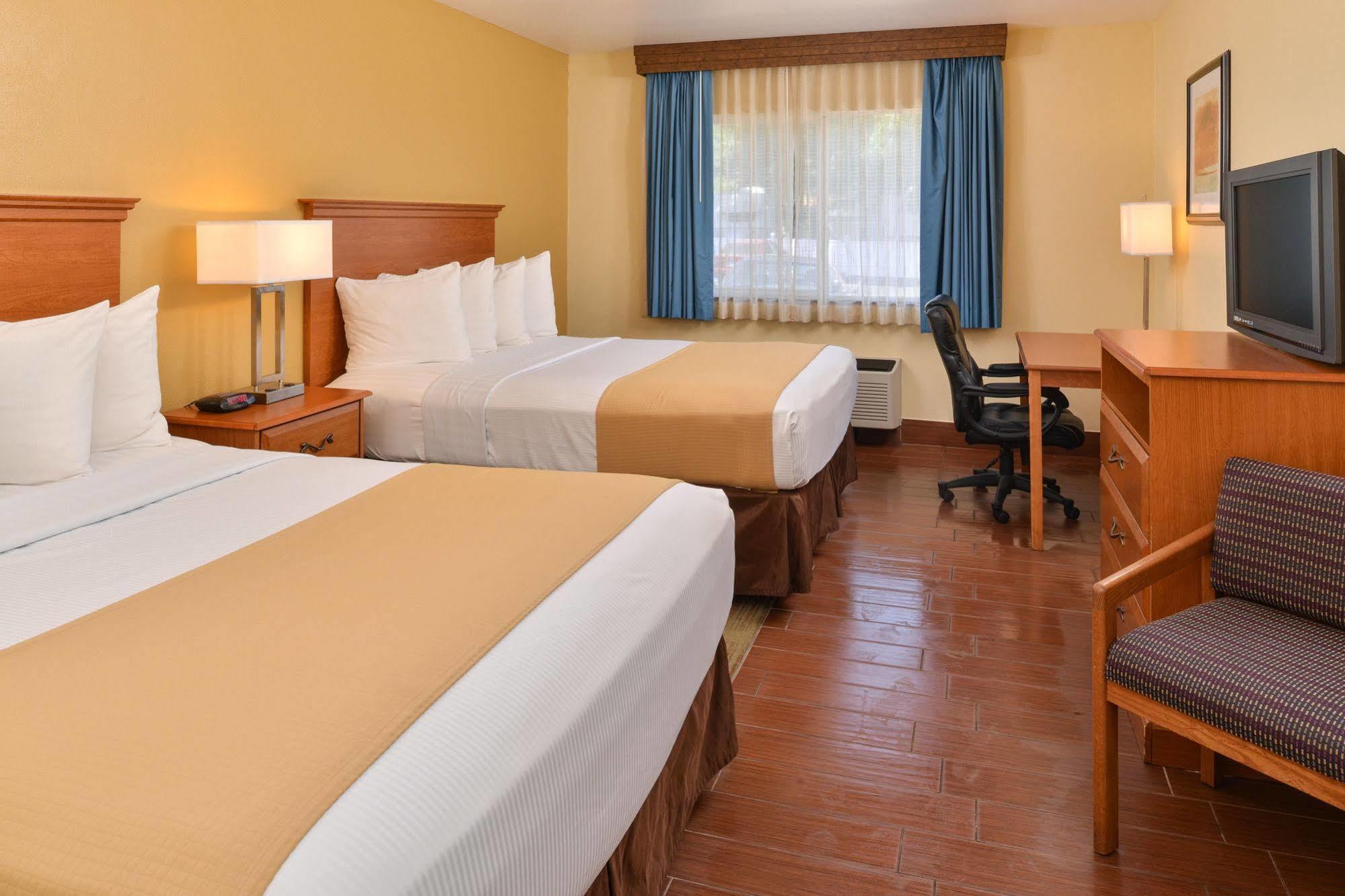 Best Western Kiva Inn Fort Collins Bagian luar foto